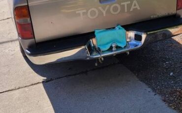 Toyota-tacoma-2wd-1996-grey-5