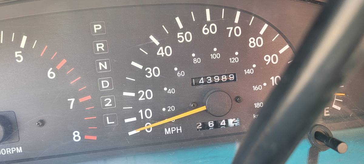 Toyota-tacoma-2wd-1996-grey-9