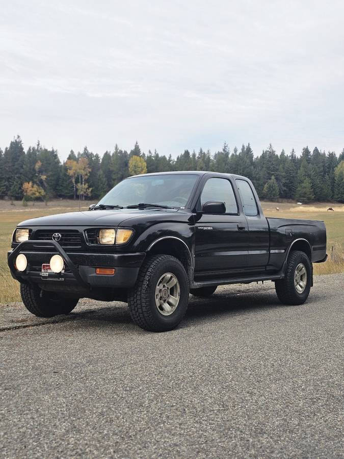 Toyota-tacoma-4wd-1996-black-1