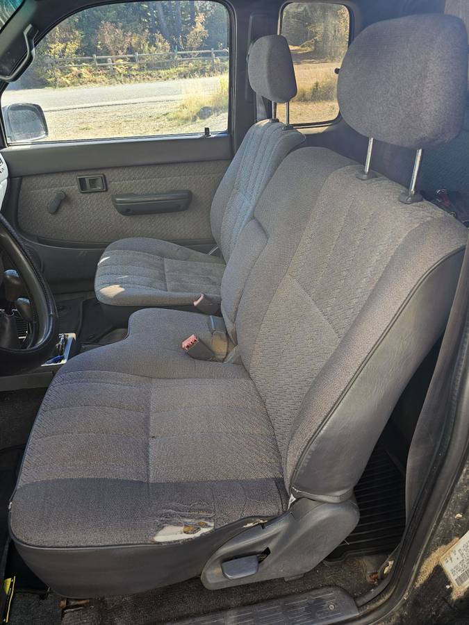 Toyota-tacoma-4wd-1996-black-10
