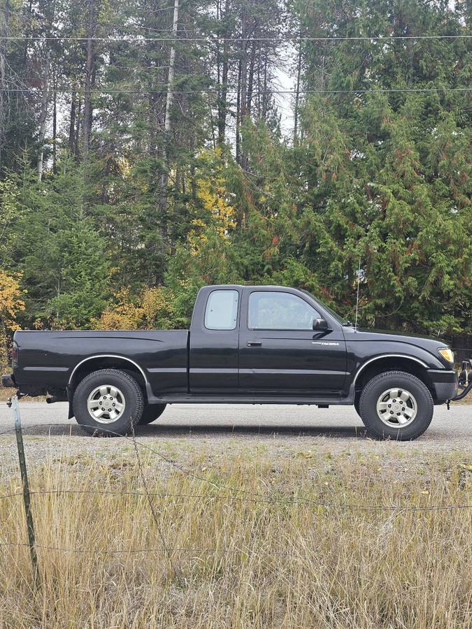 Toyota-tacoma-4wd-1996-black-4