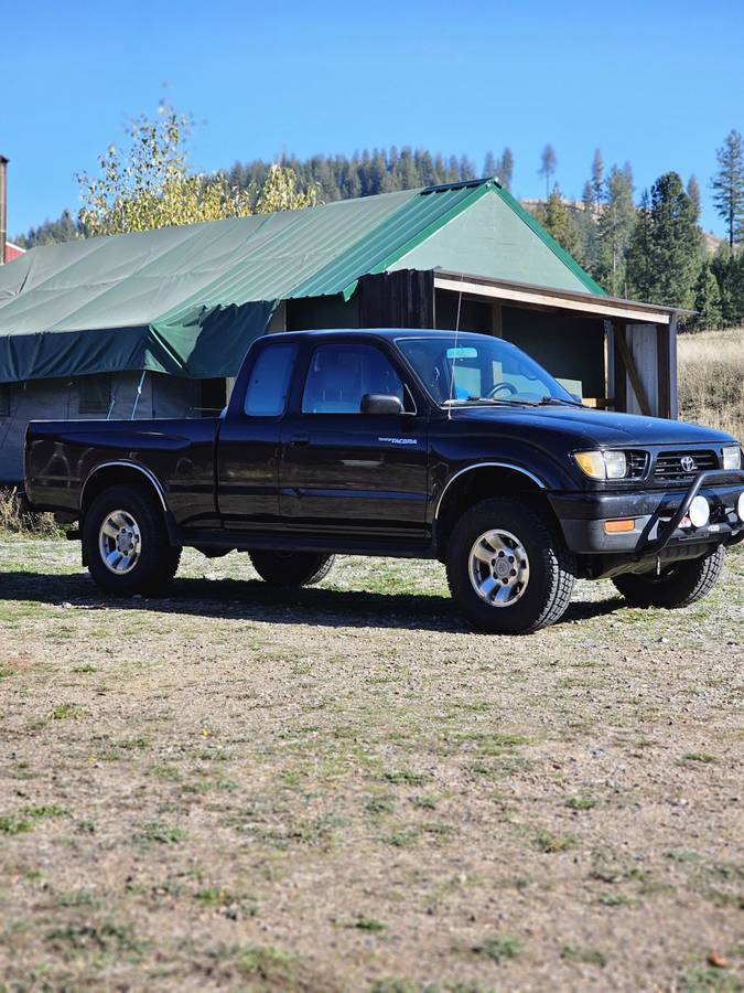 Toyota-tacoma-4wd-1996-black-8