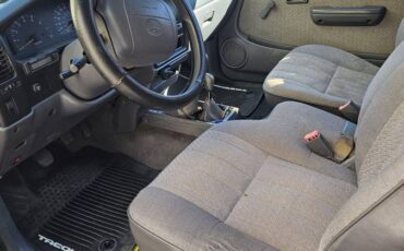 Toyota-tacoma-4wd-1996-black-9