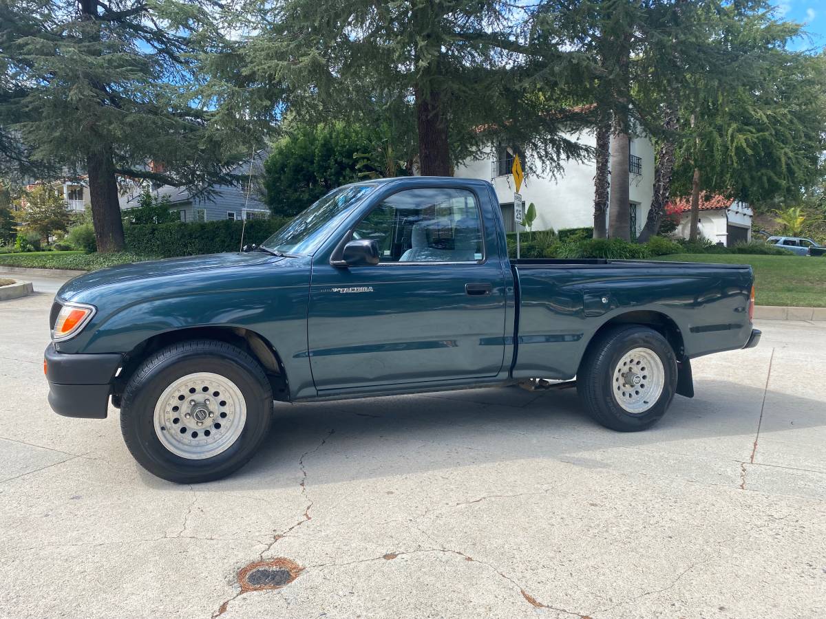 Toyota-tacoma-regular-cab-pickup-truck-1996-green-16