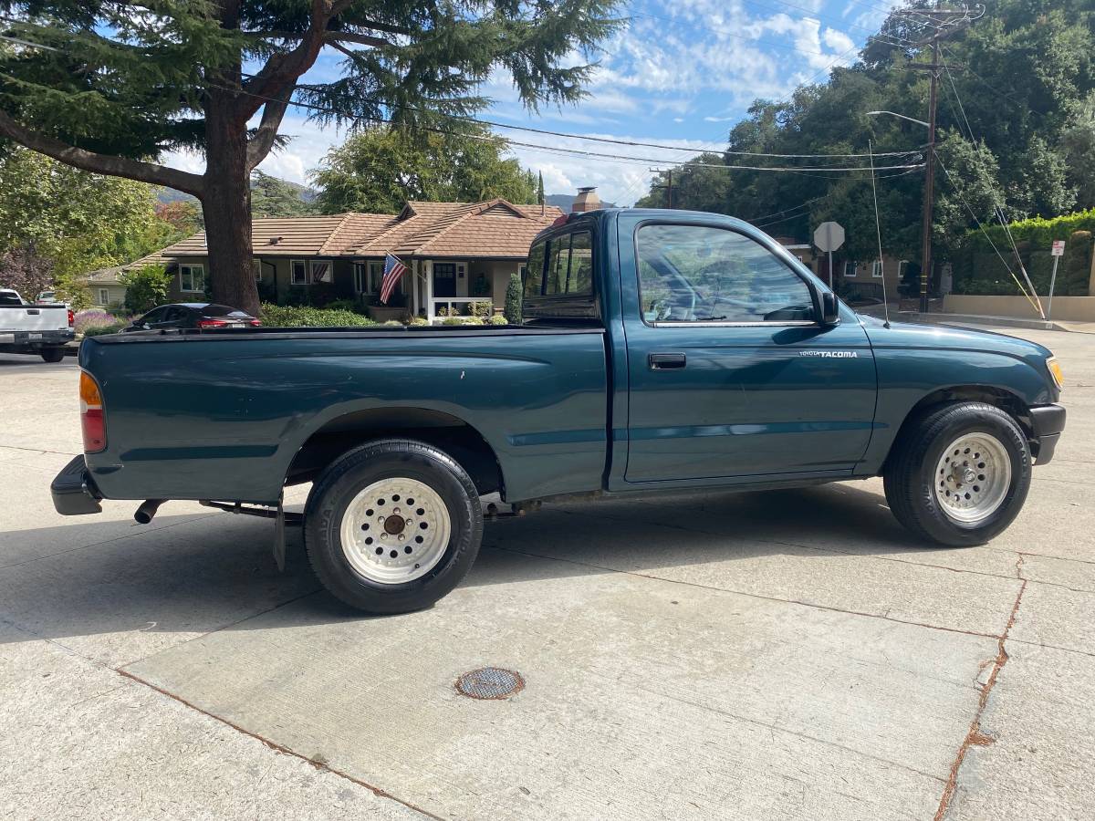 Toyota-tacoma-regular-cab-pickup-truck-1996-green-3