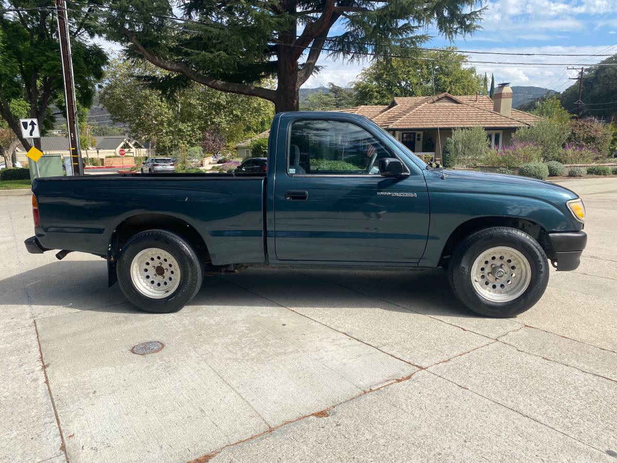Toyota-tacoma-regular-cab-pickup-truck-1996-green-4