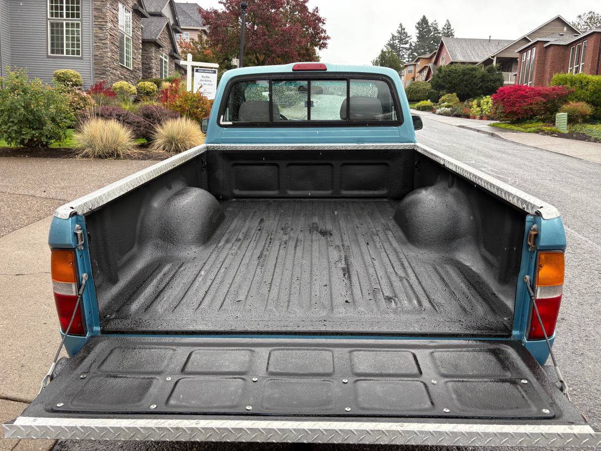 Toyota-tacoma-trd-off-road-1995-10