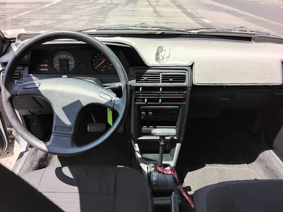 Toyota-tercel-dx-1987-white-3