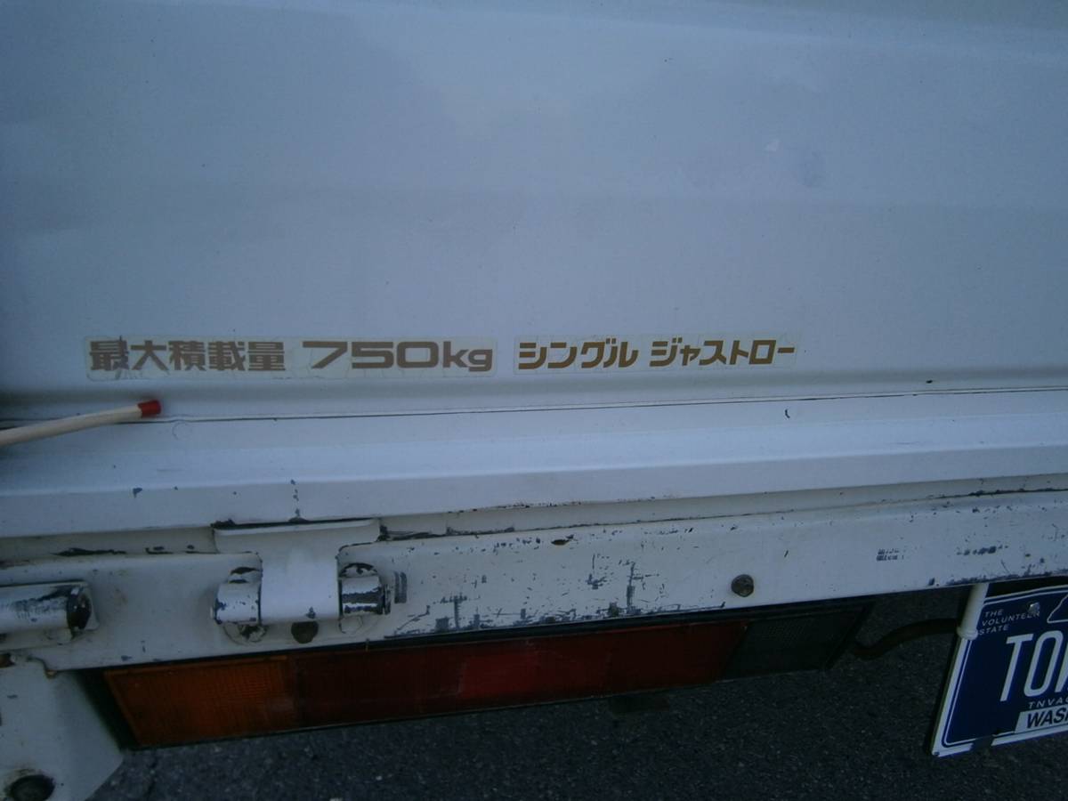 Toyota-townace-1995-white-11