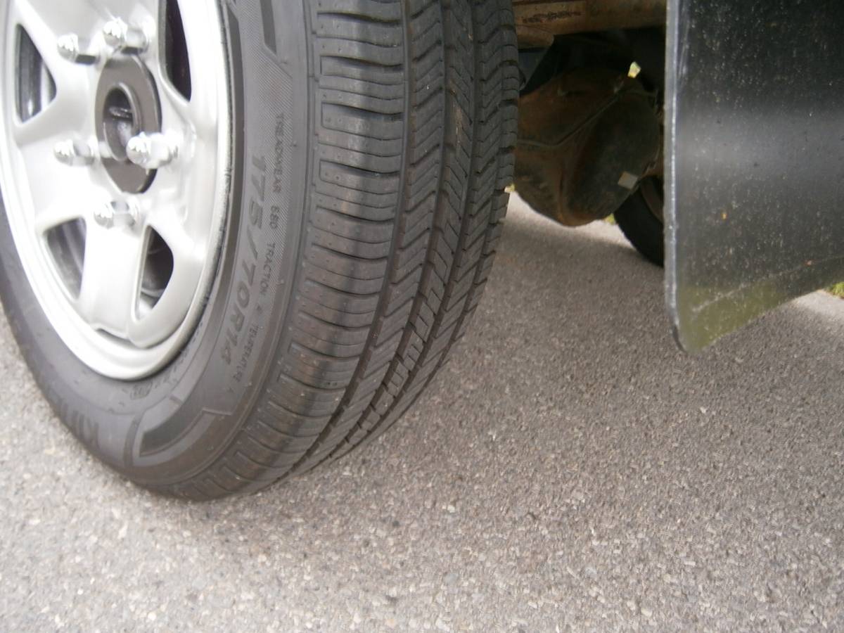 Toyota-townace-1995-white-13