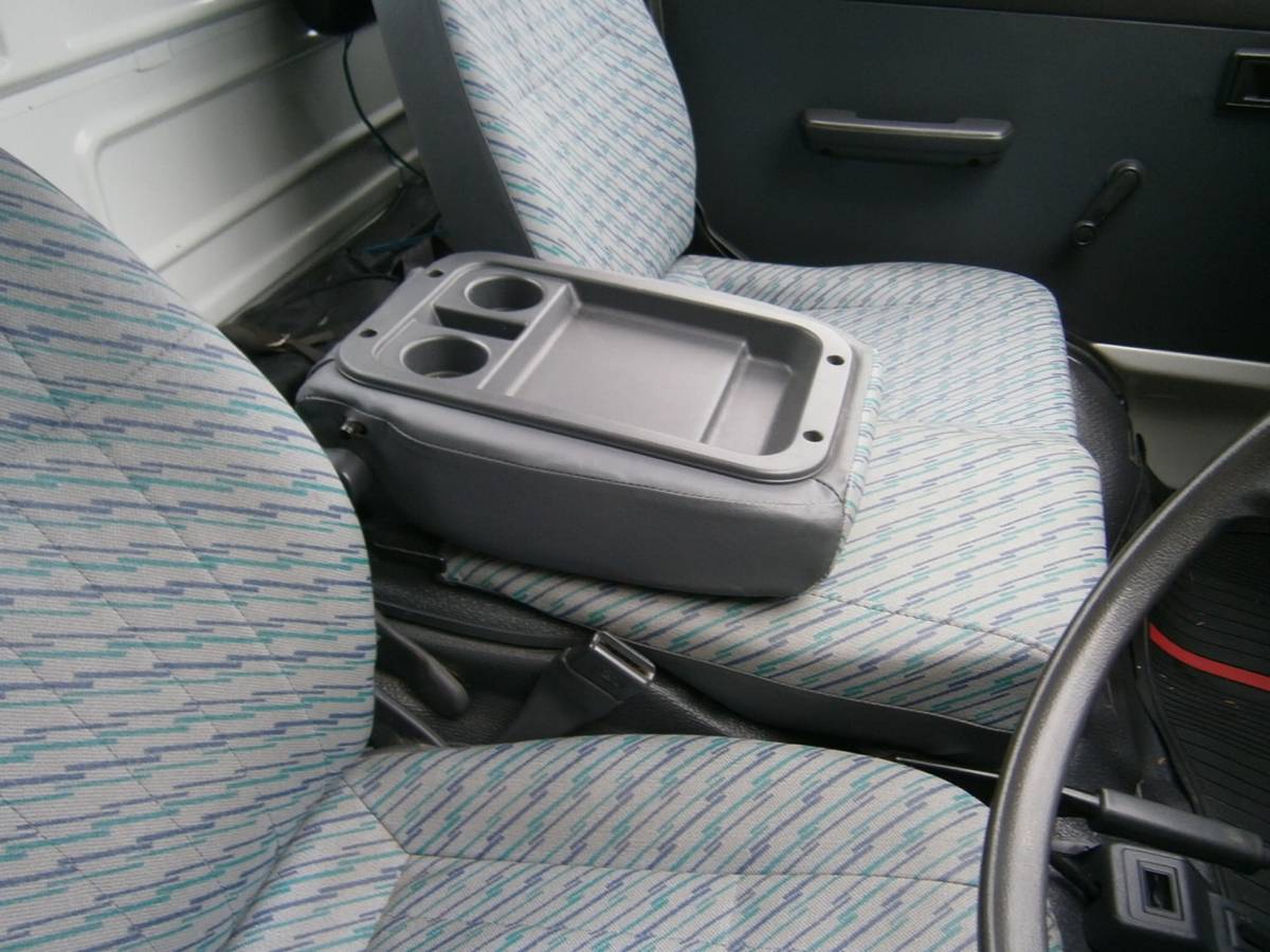 Toyota-townace-1995-white-16