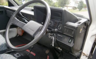 Toyota-townace-1995-white-18
