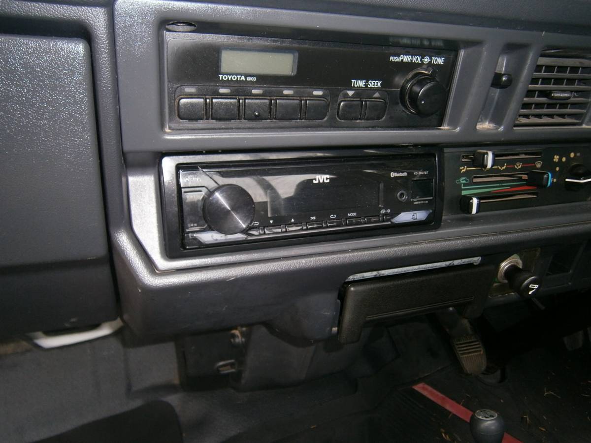 Toyota-townace-1995-white-6