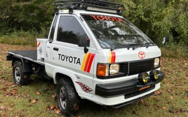 Toyota-townace-diesel-1988-white-1