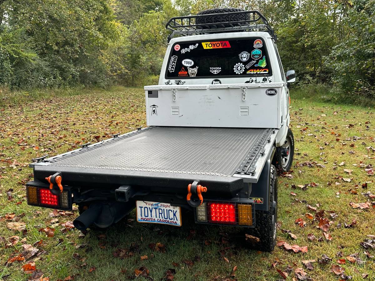 Toyota-townace-diesel-1988-white-11
