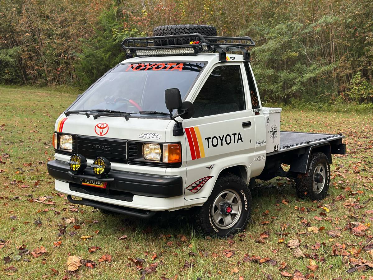 Toyota-townace-diesel-1988-white-12