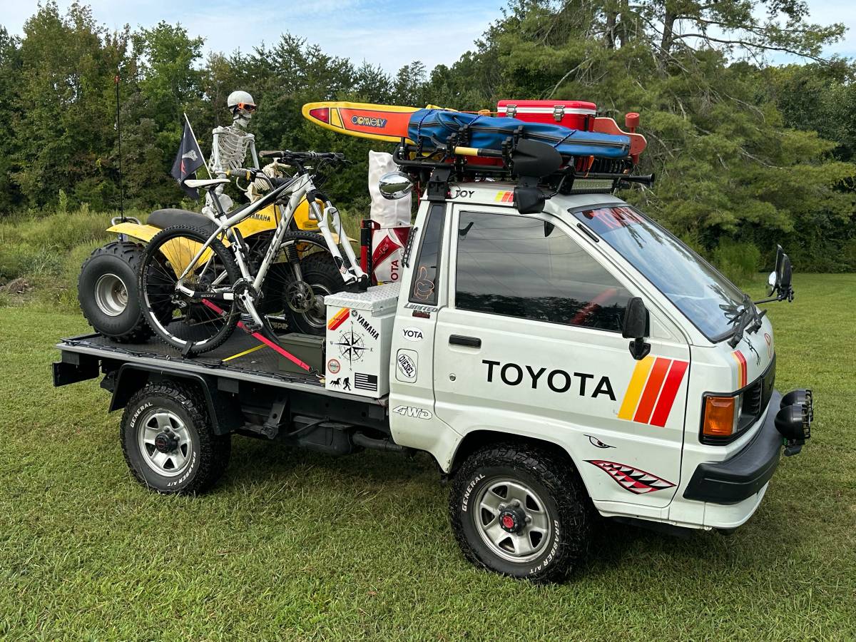 Toyota-townace-diesel-1988-white-18