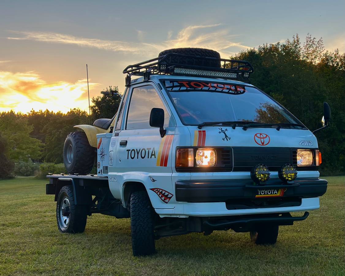 Toyota-townace-diesel-1988-white-19