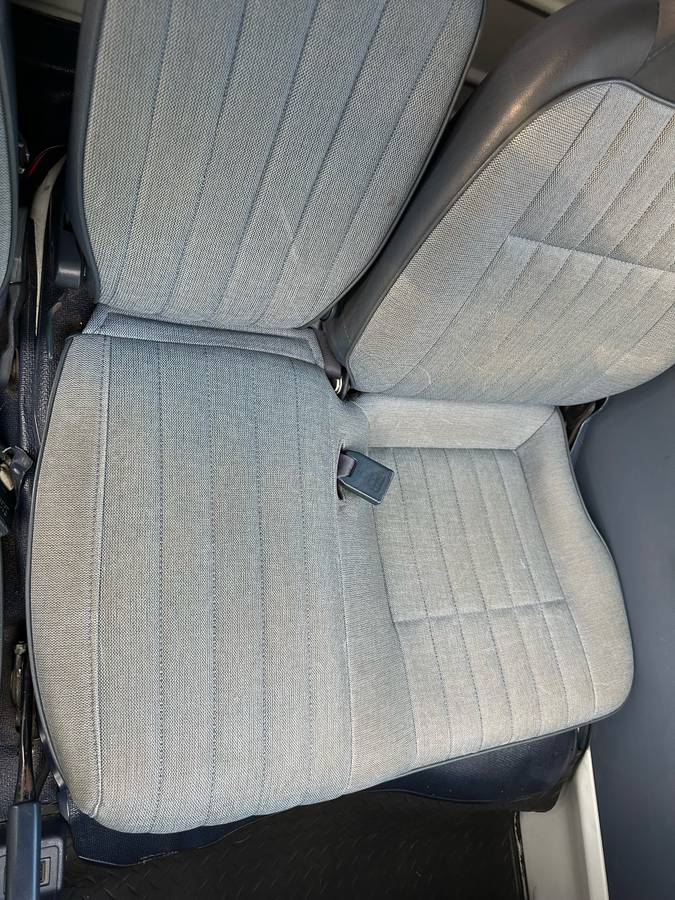 Toyota-townace-diesel-1988-white-9