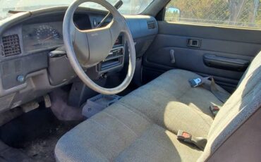 Toyota-truck-1989-white-4