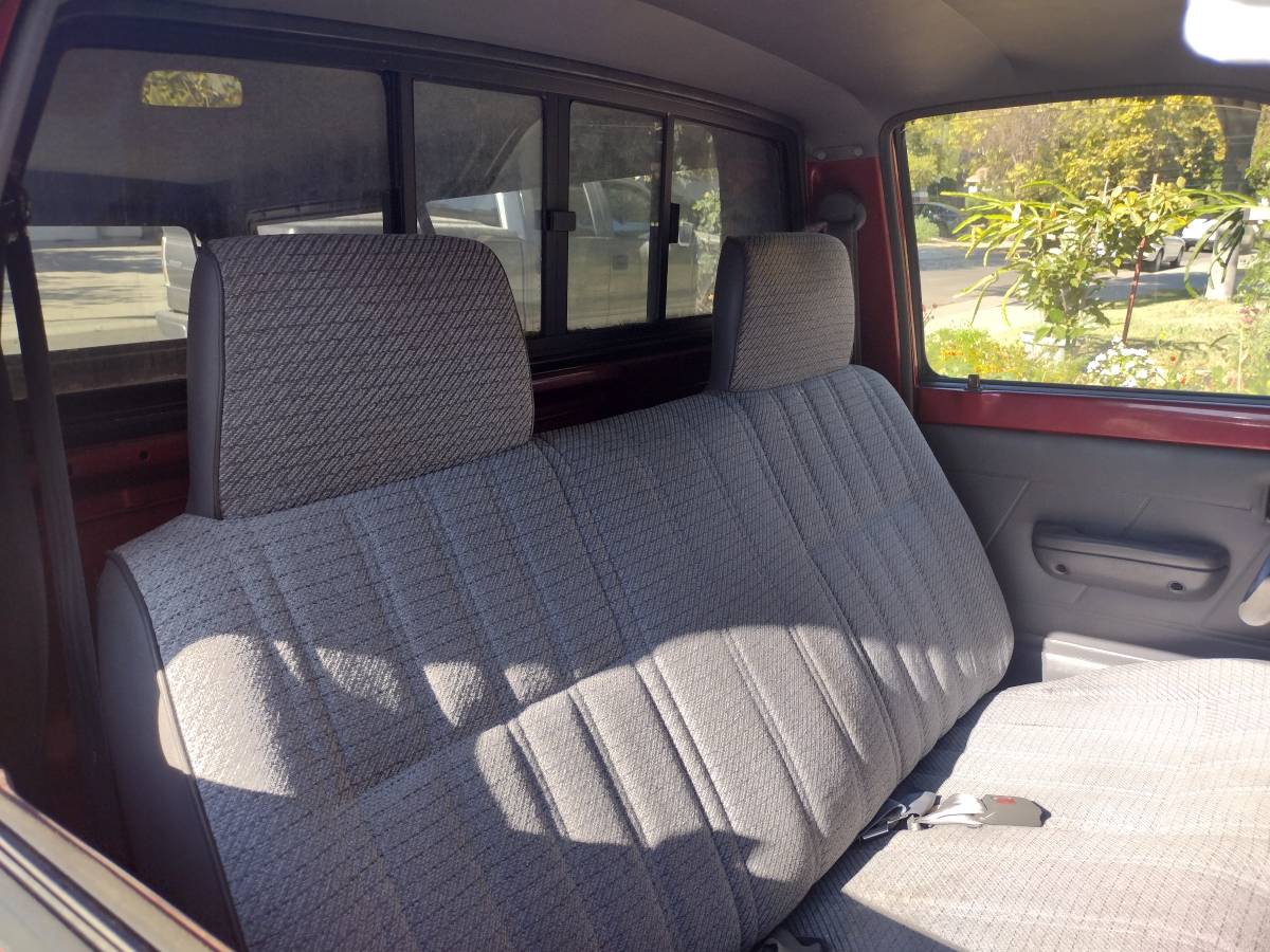 Toyota-truck-1994-red-7