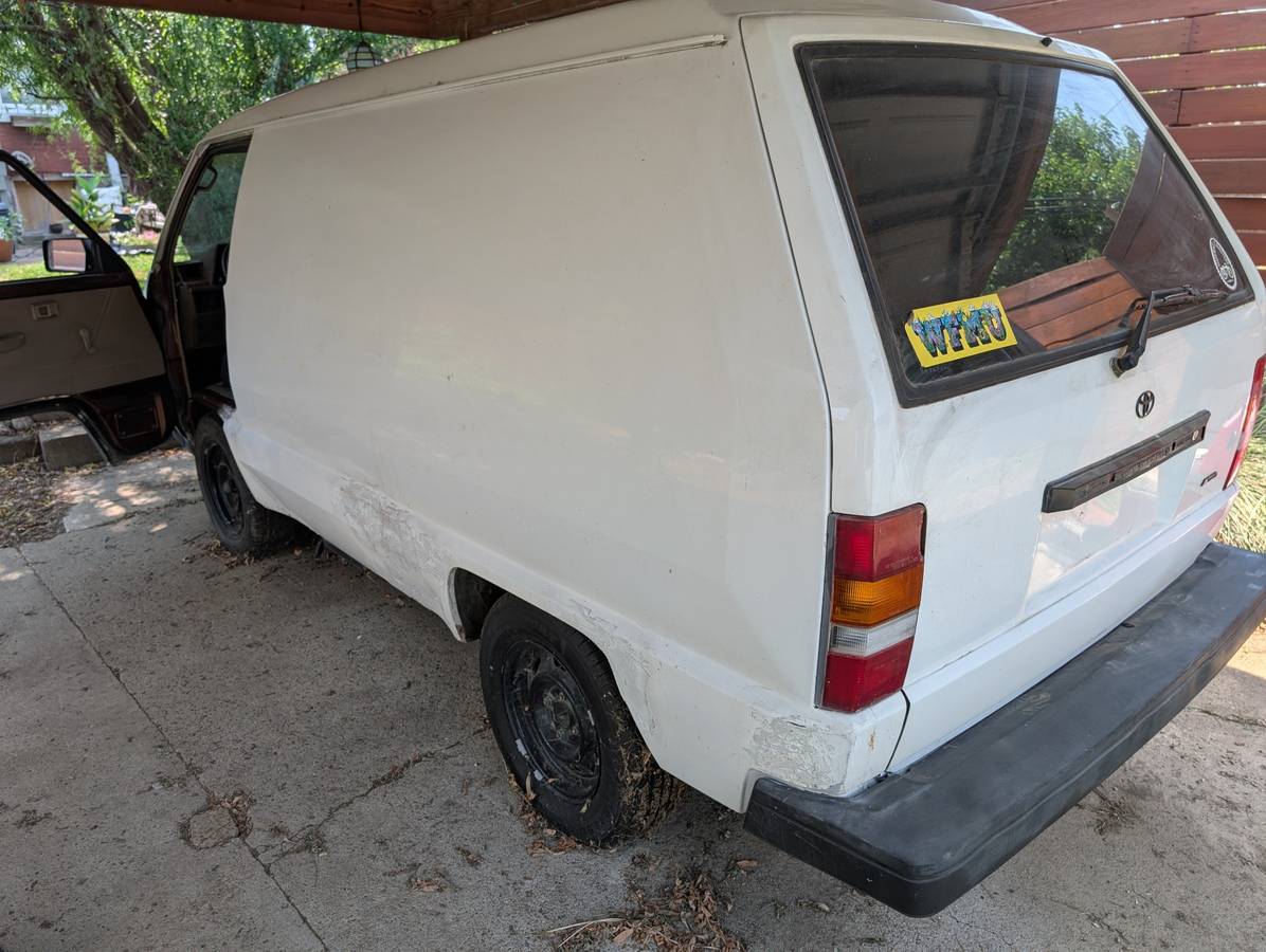 Toyota-van-1987-1