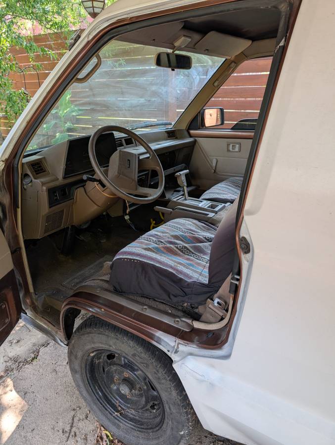 Toyota-van-1987-4