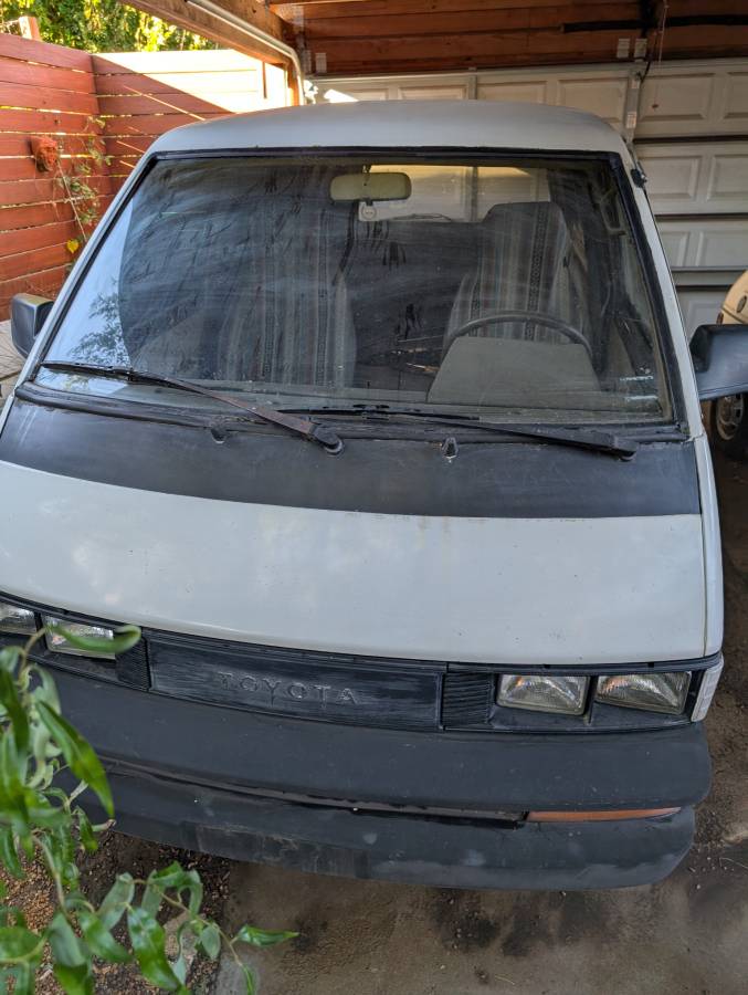 Toyota-van-1987-6
