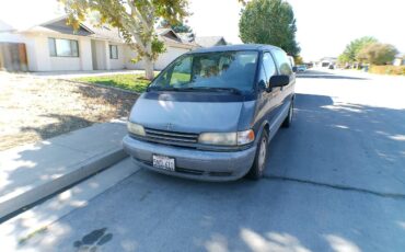 Toyota-van-1994-blue-1