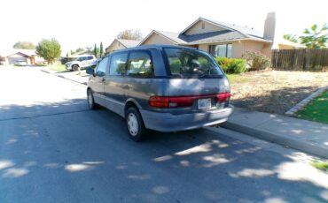 Toyota-van-1994-blue