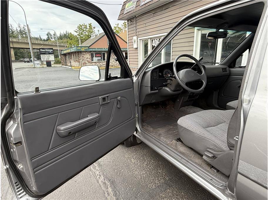 Toyota-xtra-cab-dx-pickup-1994-silver-10