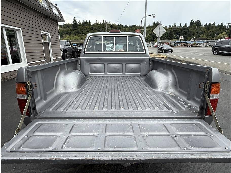 Toyota-xtra-cab-dx-pickup-1994-silver-25