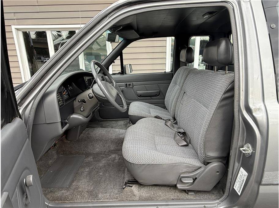 Toyota-xtra-cab-dx-pickup-1994-silver-29