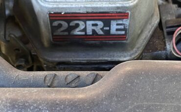 Toyota-xtra-cab-pickup-4x4-1988-red-1