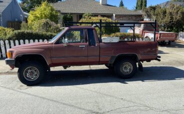 Toyota-xtra-cab-pickup-4x4-1988-red