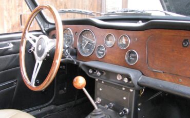 Triumph-1973-black-4