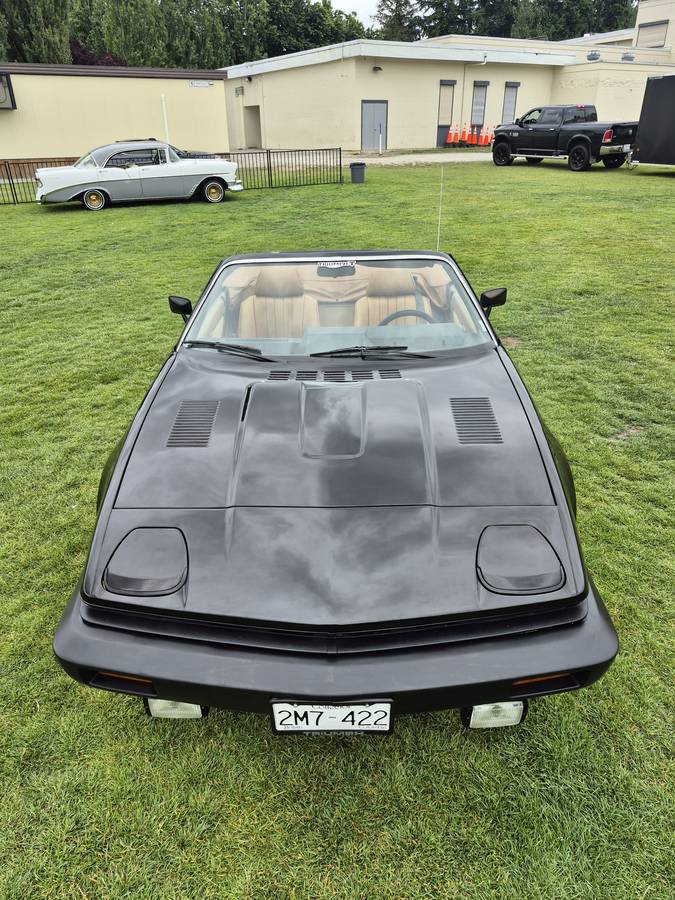 Triumph-1982-black-3