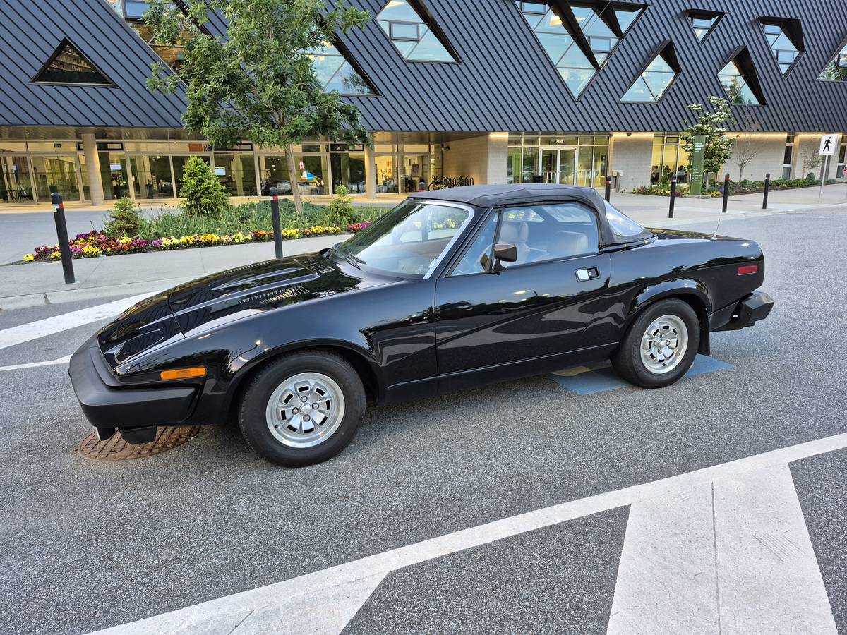Triumph-1982-black