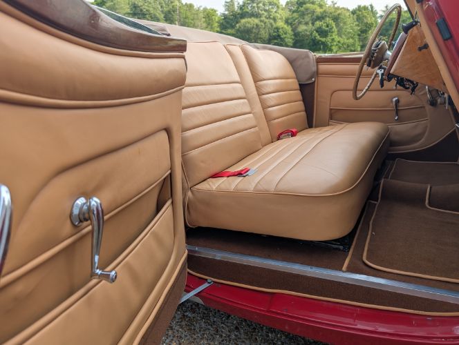 Triumph-2000-1949-18