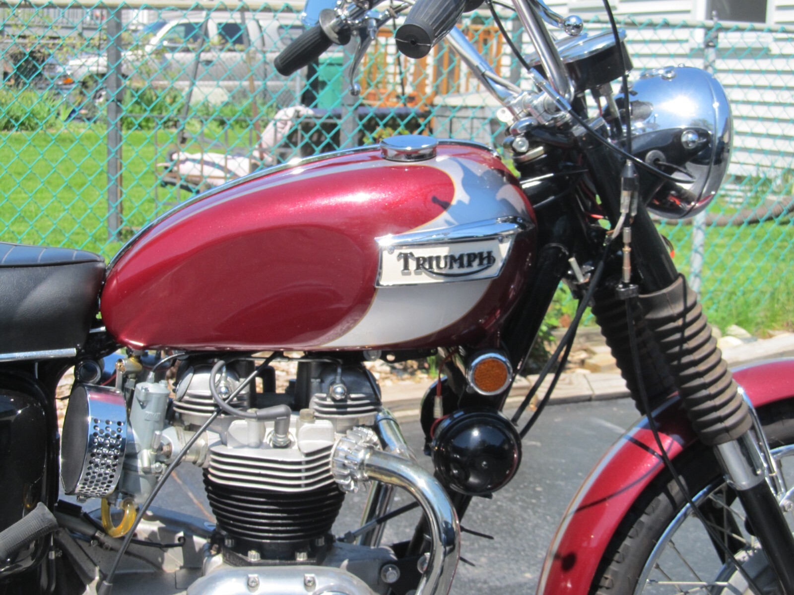 Triumph-Bonneville-1970-14