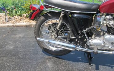 Triumph-Bonneville-1970-17