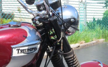 Triumph-Bonneville-1970-21