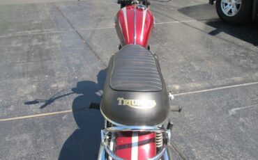Triumph-Bonneville-1970-25