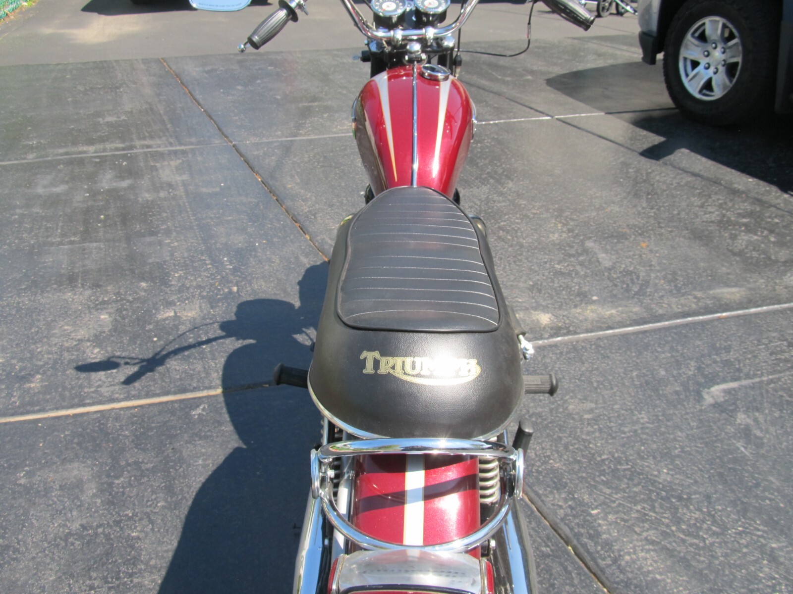 Triumph-Bonneville-1970-25