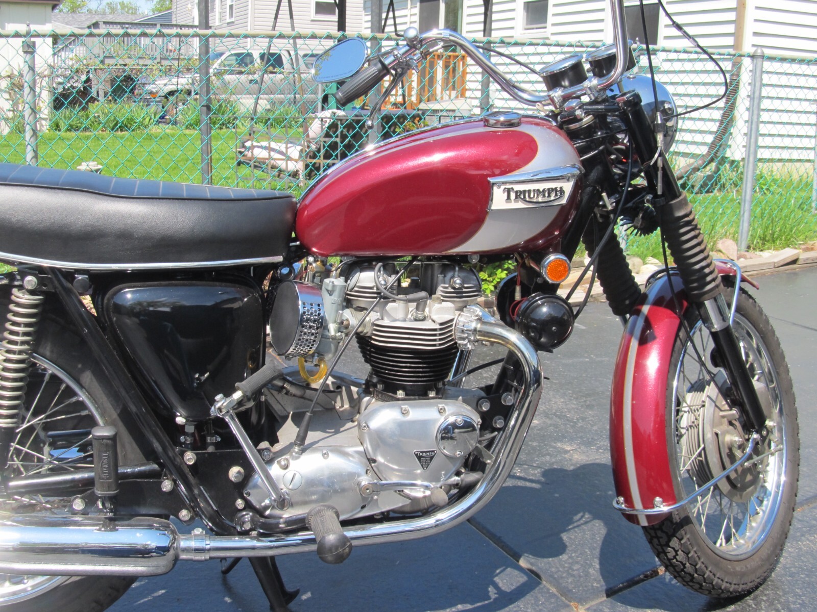 Triumph-Bonneville-1970-29