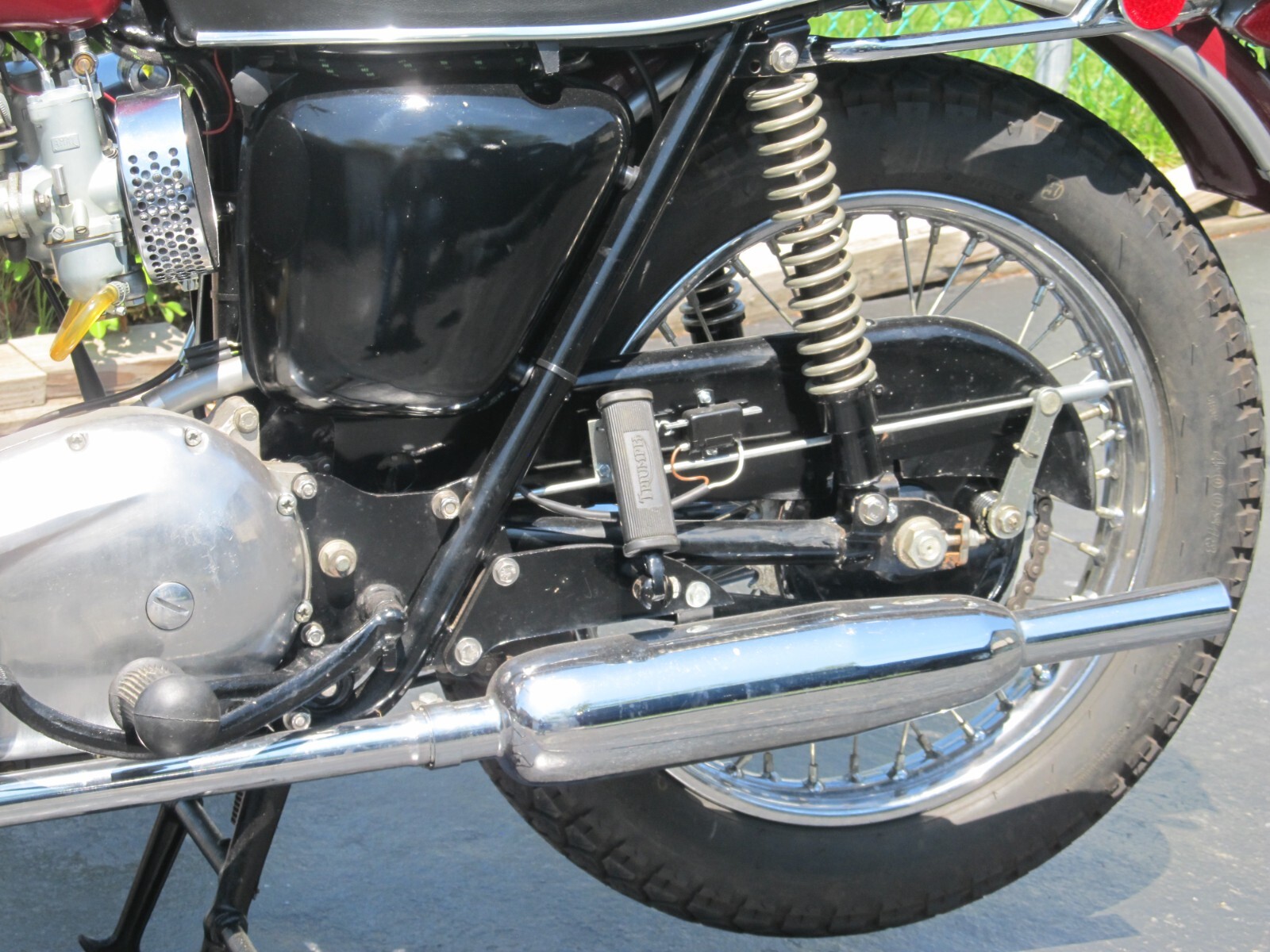 Triumph-Bonneville-1970-3
