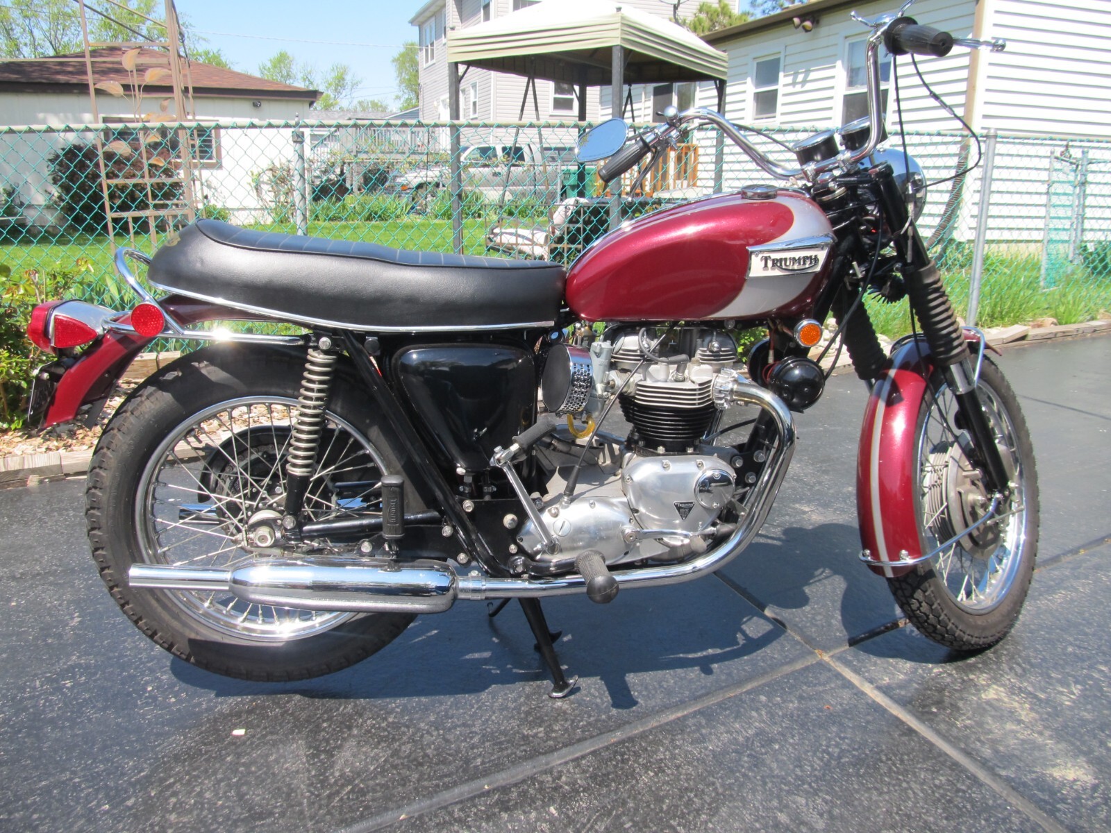 Triumph-Bonneville-1970-30