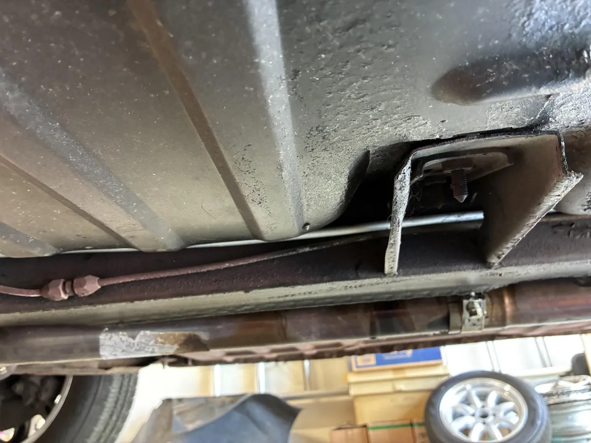 Triumph-Gt6-1971-Burgundy-Black-14