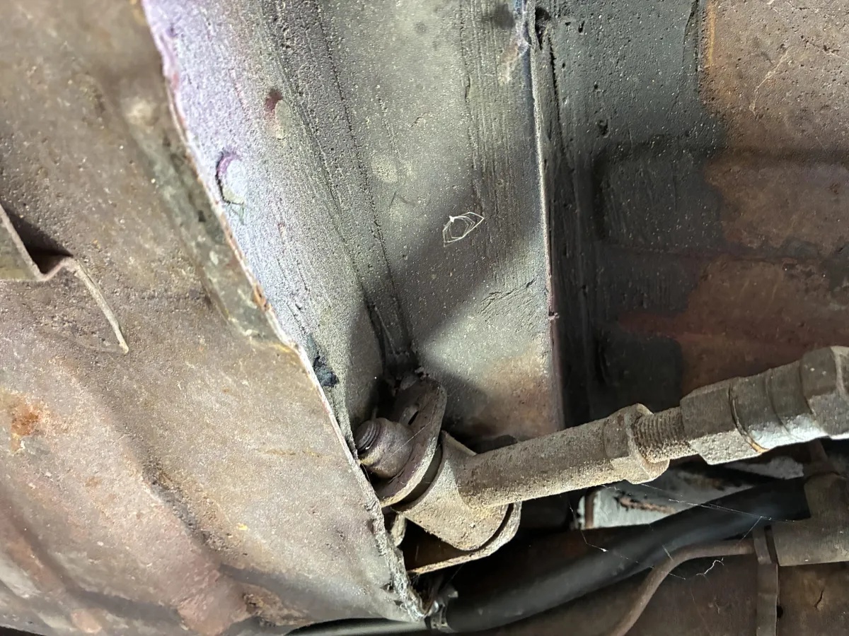 Triumph-Gt6-1971-Burgundy-Black-18