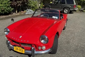 Triumph-Spitfire-1967-Red-Black-1